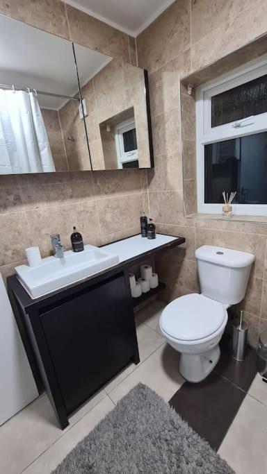 Luxury 1 Bedroom Flat In The Heart Of Wood Green ลอนดอน ภายนอก รูปภาพ