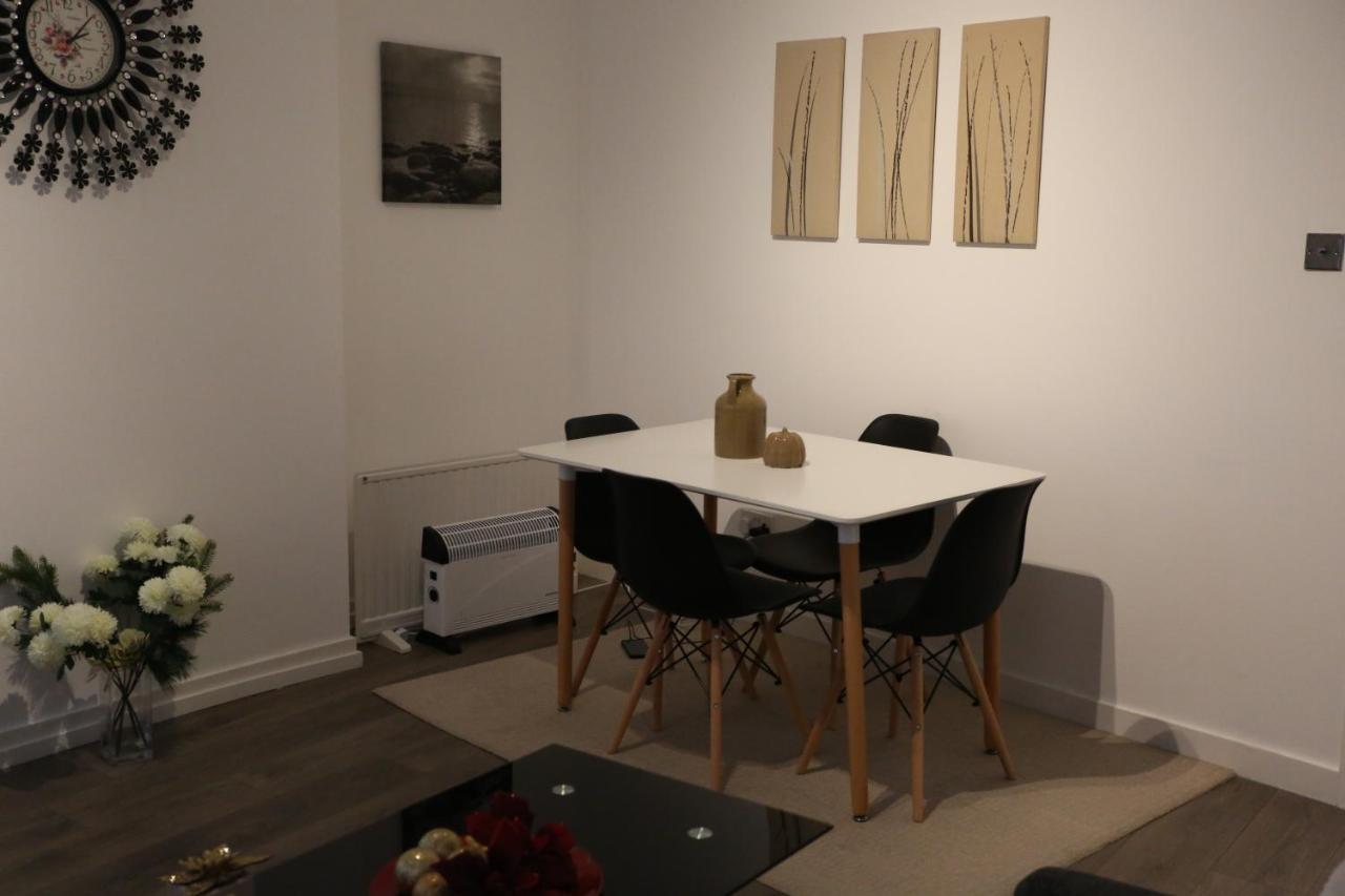 Luxury 1 Bedroom Flat In The Heart Of Wood Green ลอนดอน ภายนอก รูปภาพ